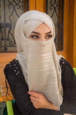 Gümüş Piliseli Çapraz Bantlı Medium Size Hijab - Hazır Şal - 4